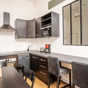 08 Design Flat Republique , Paris France